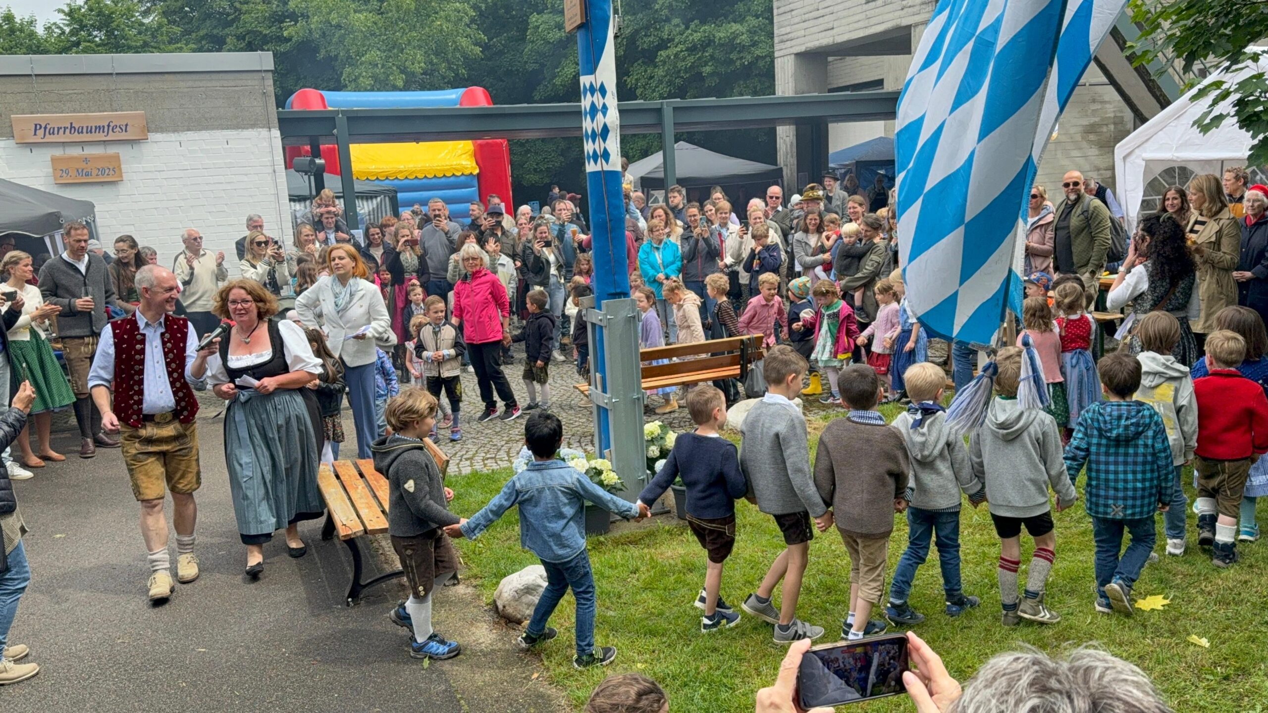 Feste_Pfarrbaumfest_2 Pfarrbaumfest in St. Karl Borromäus